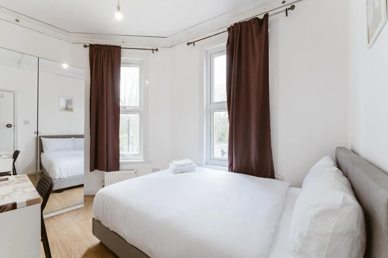 Mile End Double Rooms 27 Guest House London