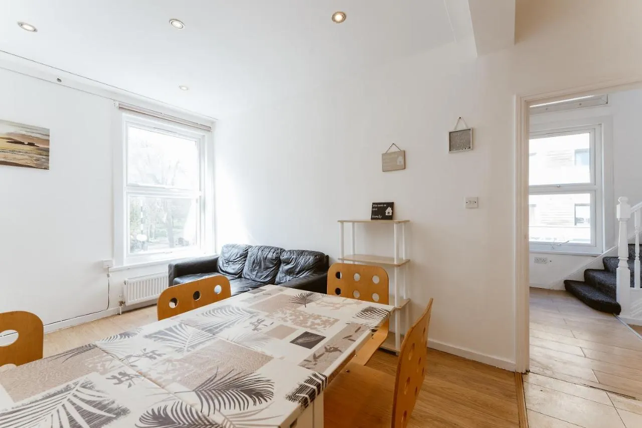Mile End Double Rooms 27 Guest House London United Kingdom