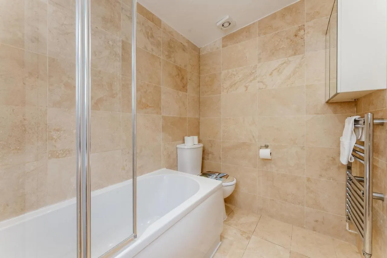 Mile End Double Rooms 27 Guest House London