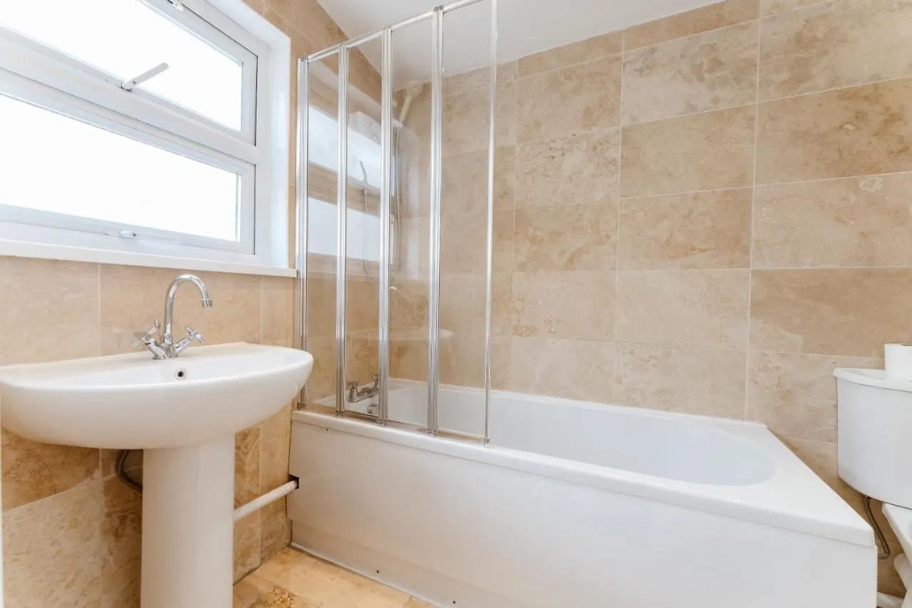 Mile End Double Rooms 27 Guest House Londra 0*,